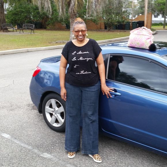 Meet your Posher, Debra - Picture 1 of 1